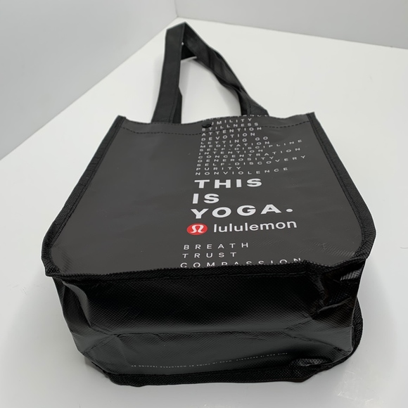 lululemon shopping bag dimensions for men